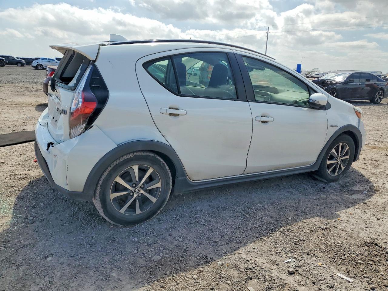 2018 TOYOTA PRIUS C ONE — снимка 3
