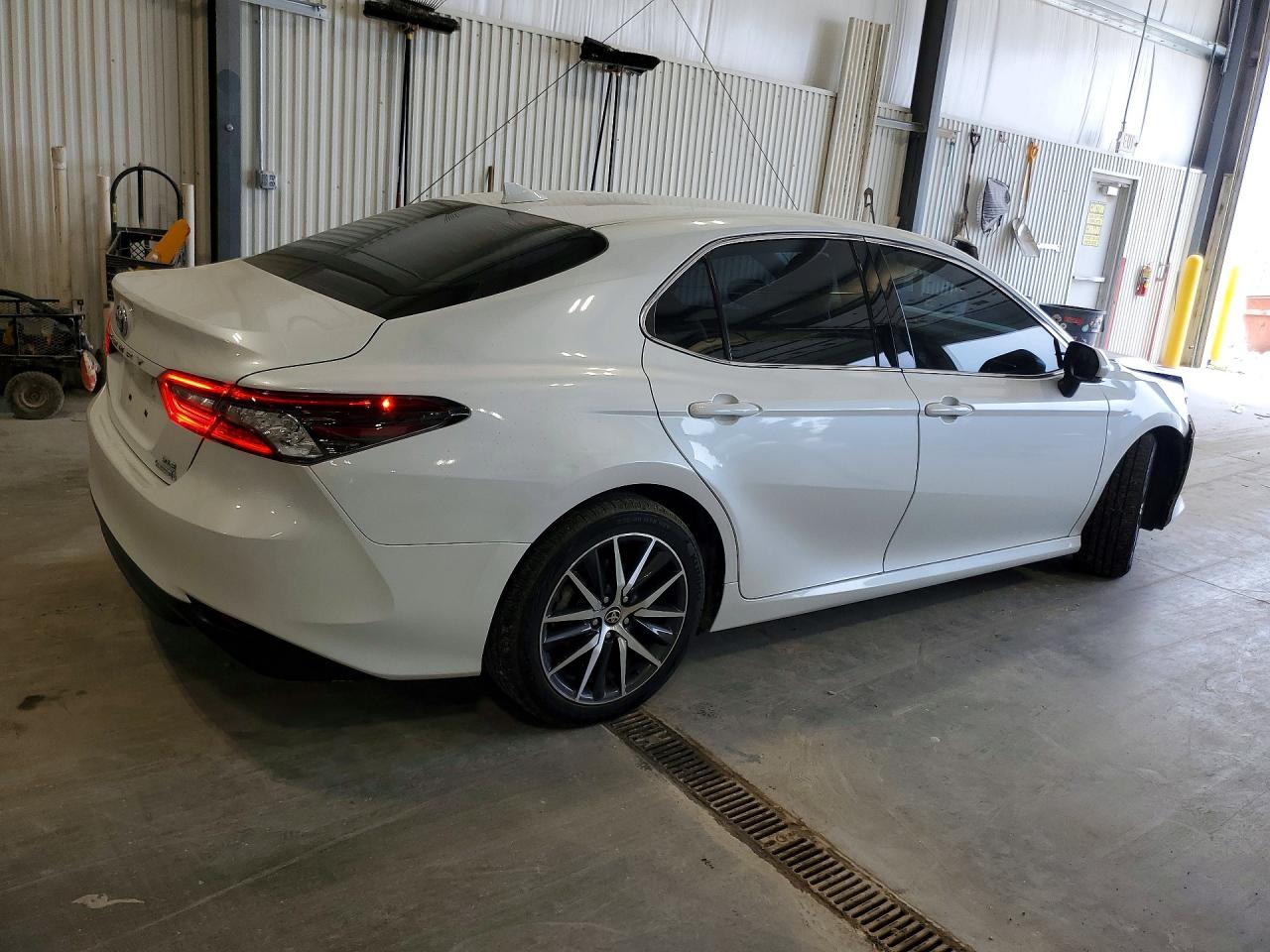 2022 TOYOTA CAMRY XLE — снимка 3