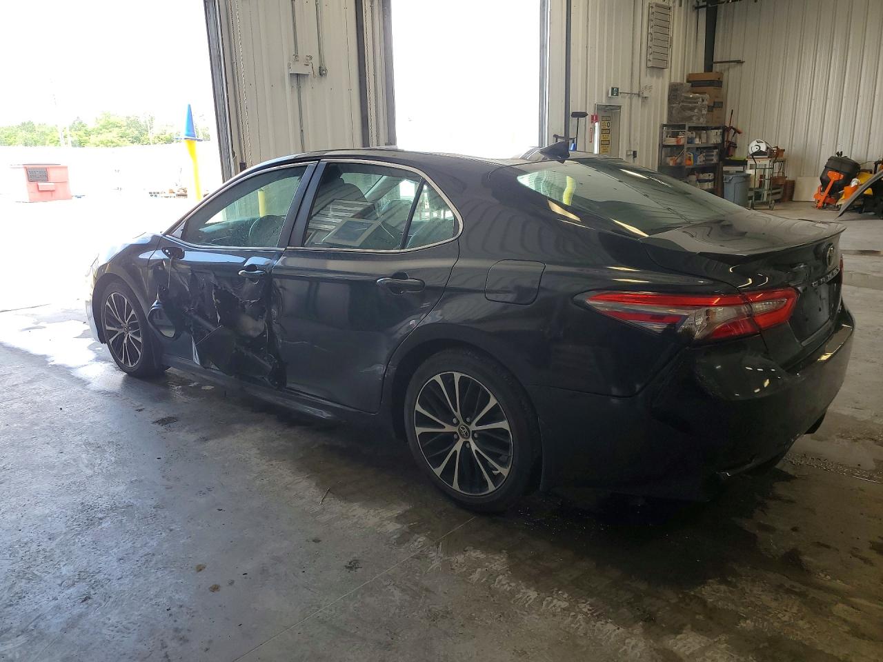 2018 TOYOTA CAMRY L — снимка 2