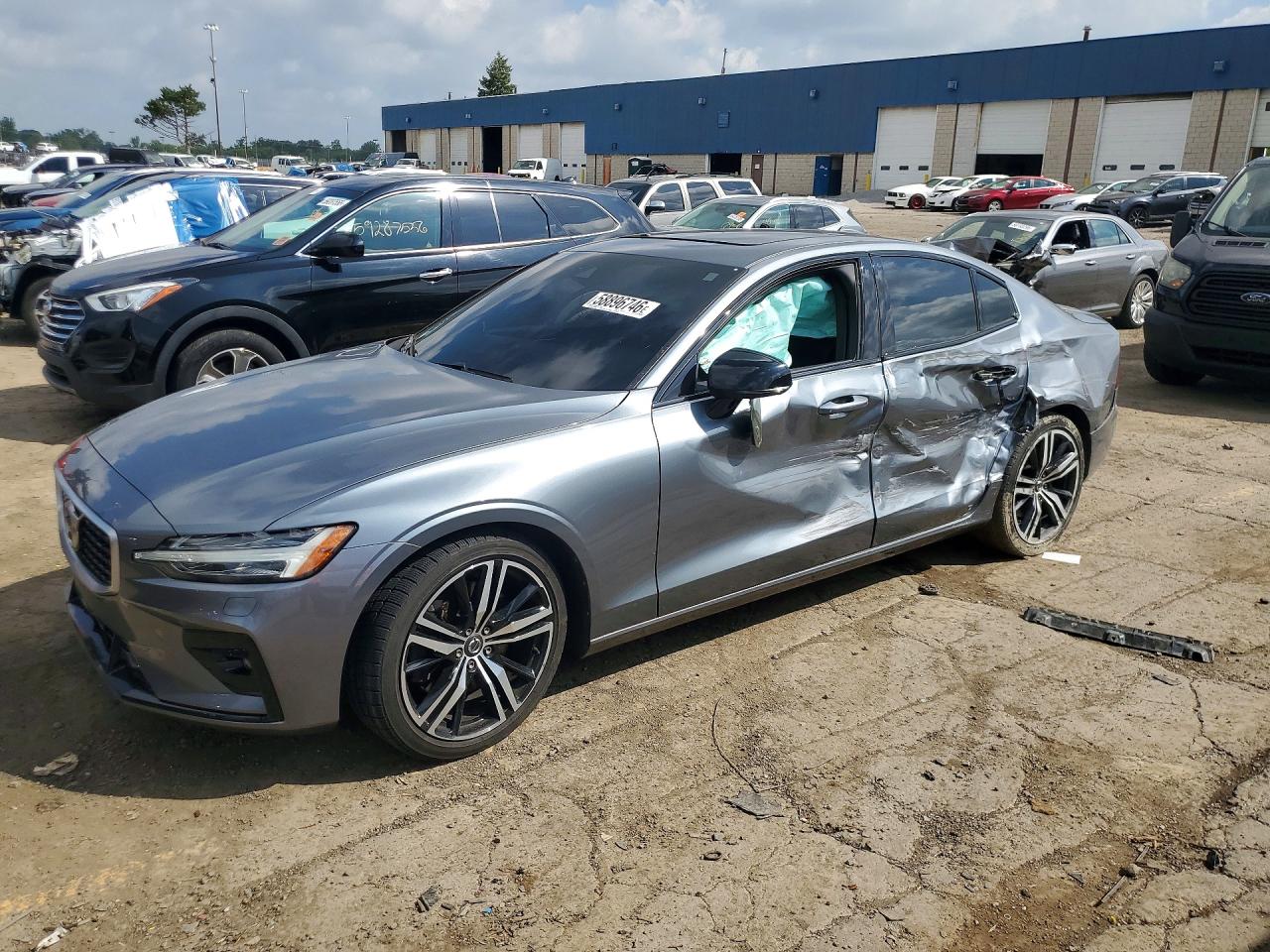 2019 VOLVO S60 T6 R-DESIGN