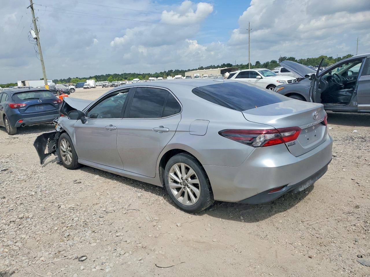 2024 TOYOTA CAMRY LE — снимка 2