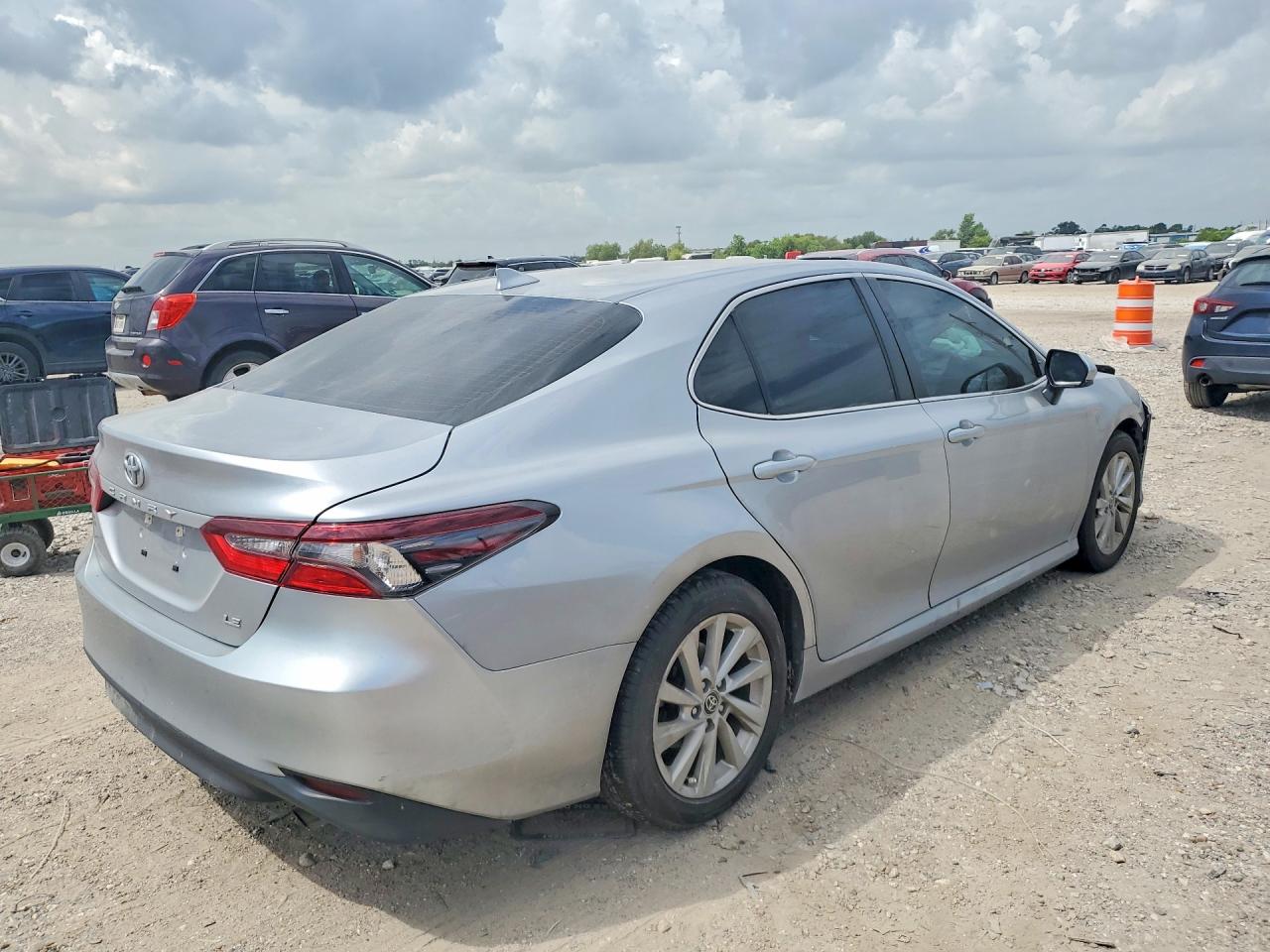 2024 TOYOTA CAMRY LE — снимка 3