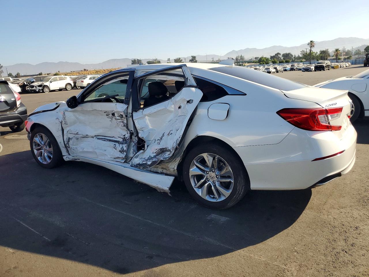 2018 HONDA ACCORD LX — снимка 2