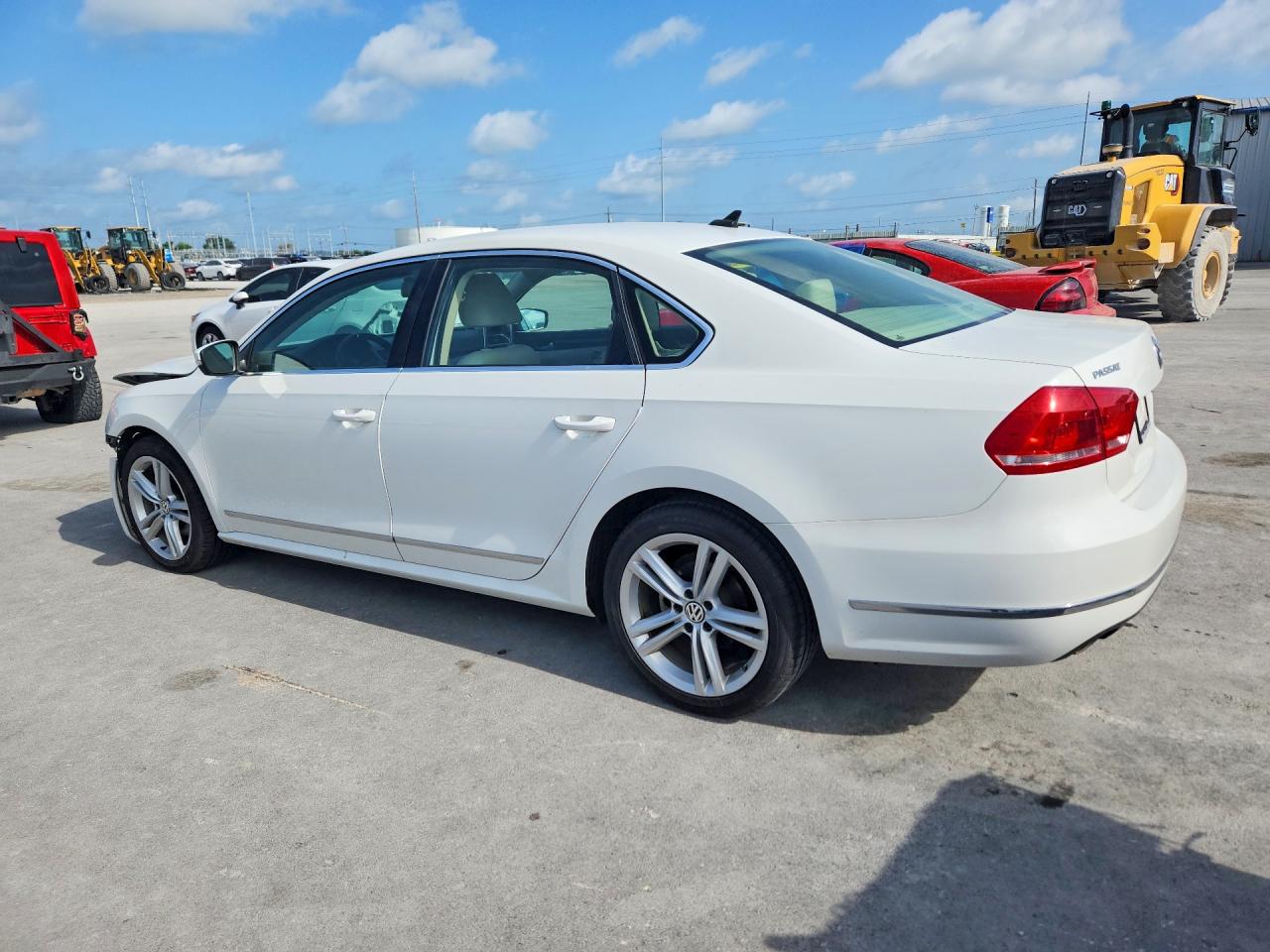 2015 VOLKSWAGEN PASSAT SEL — снимка 2