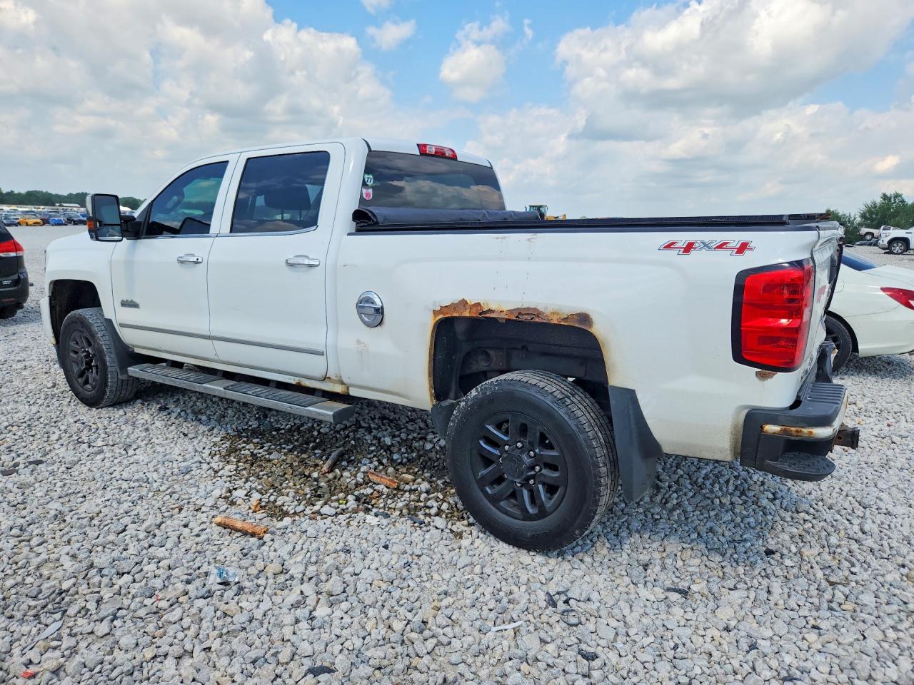 2015 CHEVROLET SILVERADO K2500 HIGH COUNTRY — снимка 2