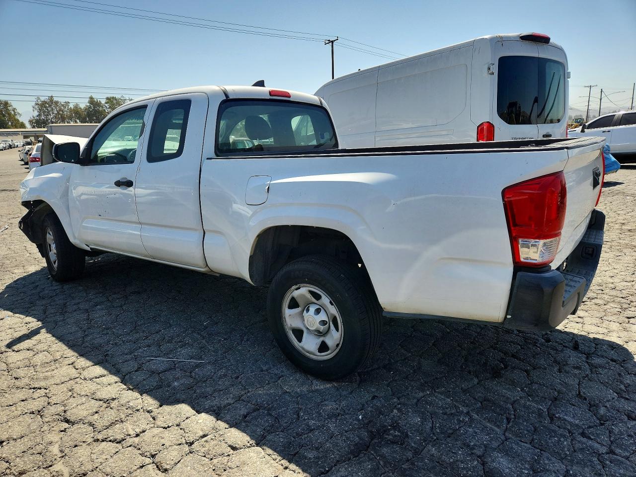 2017 TOYOTA TACOMA SR — снимка 2