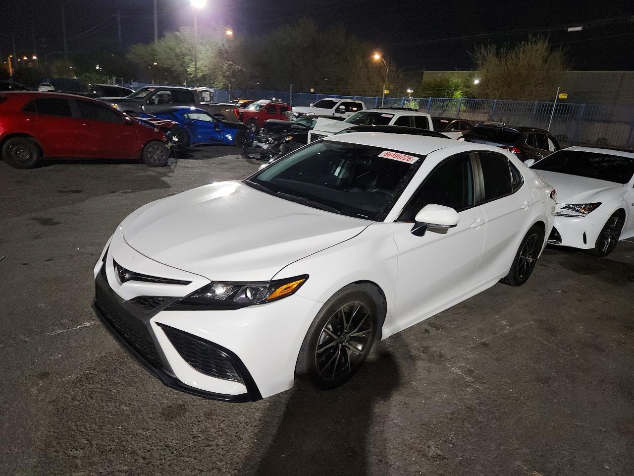 2024 TOYOTA CAMRY SE
