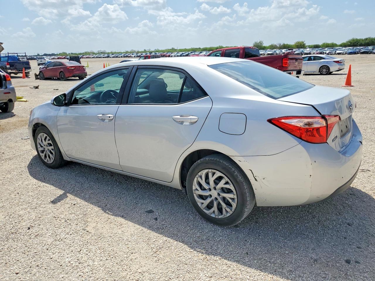 2017 TOYOTA COROLLA LE — снимка 2