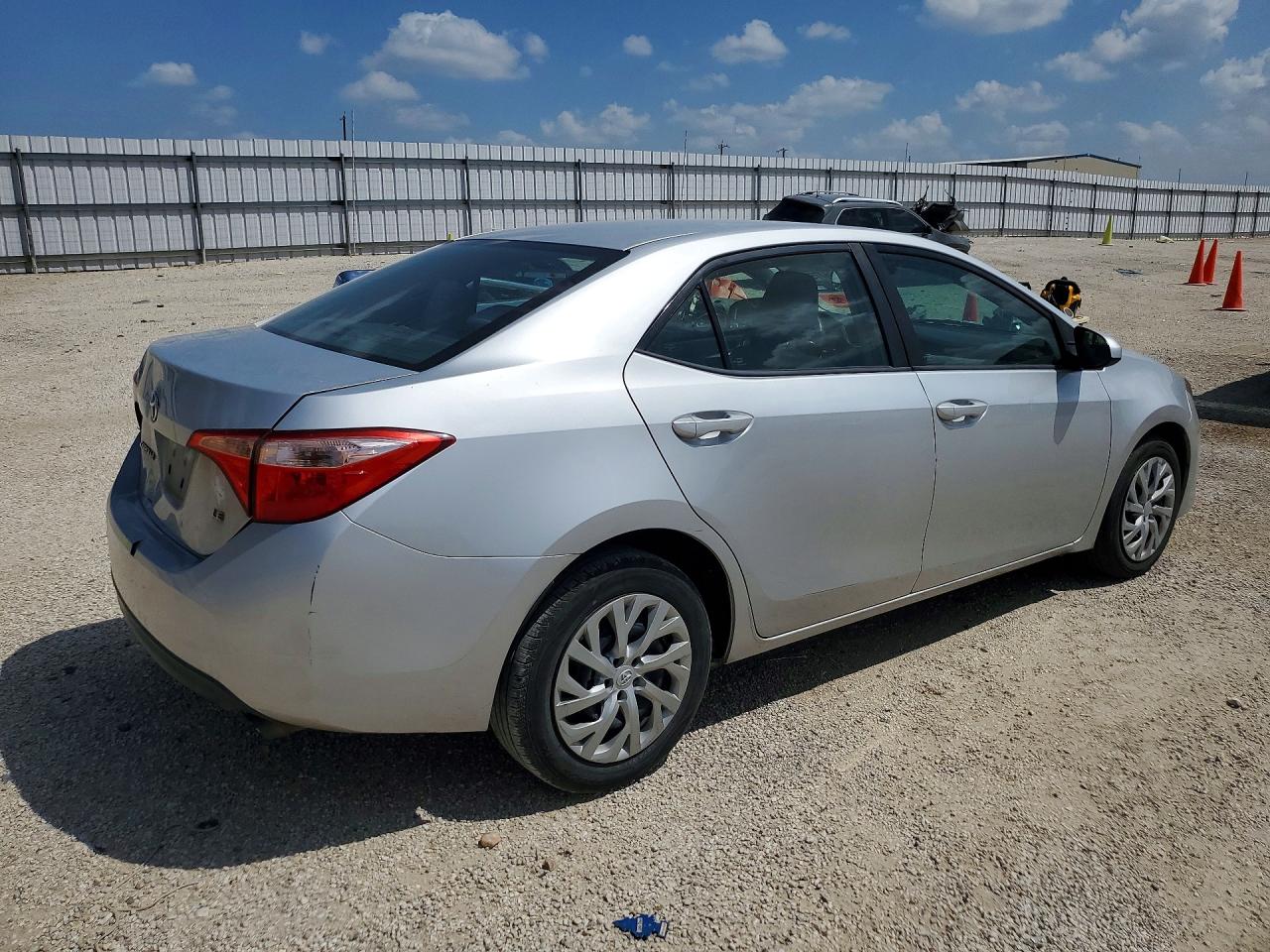 2017 TOYOTA COROLLA LE — снимка 3