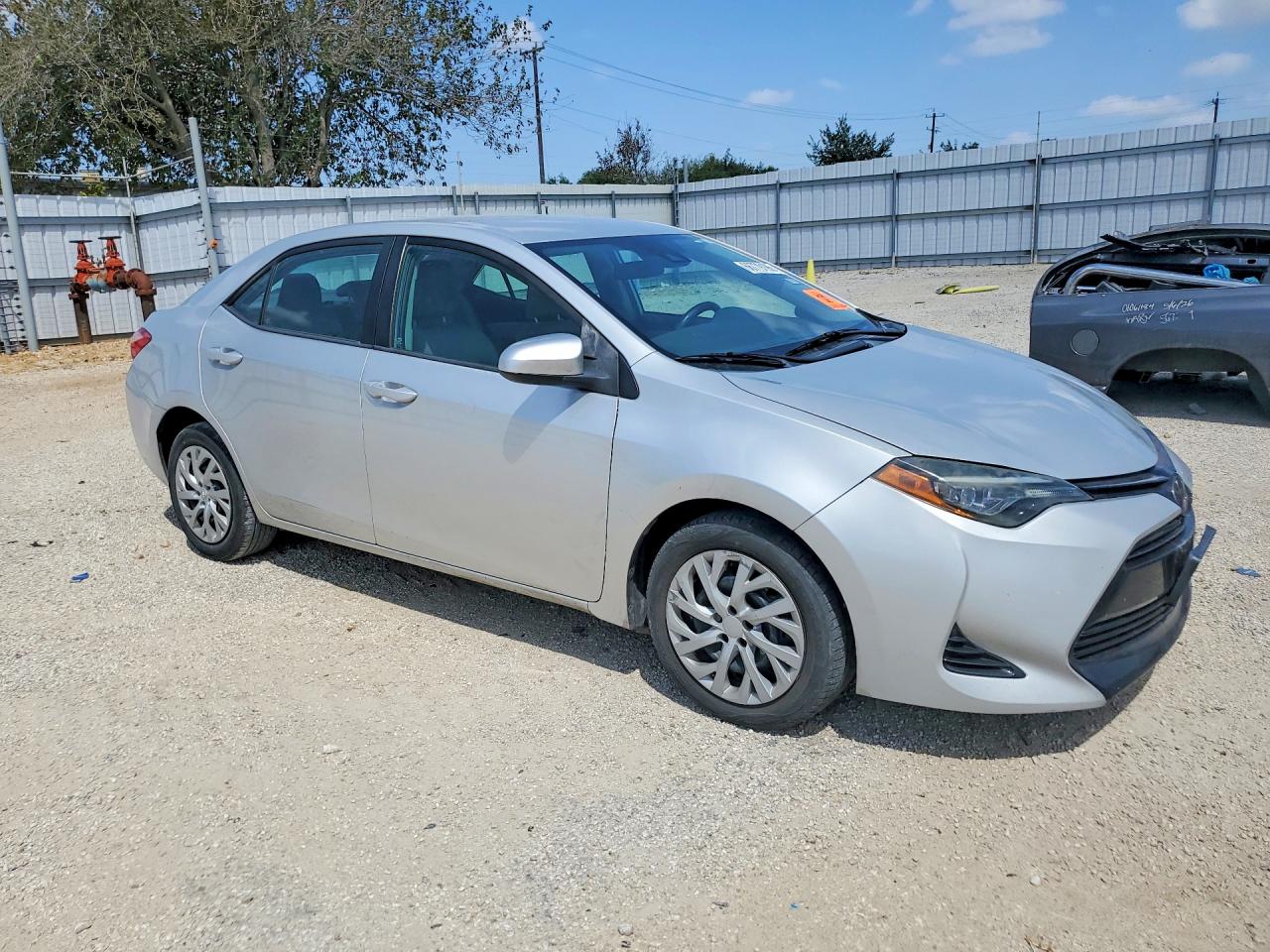 2017 TOYOTA COROLLA LE — снимка 4