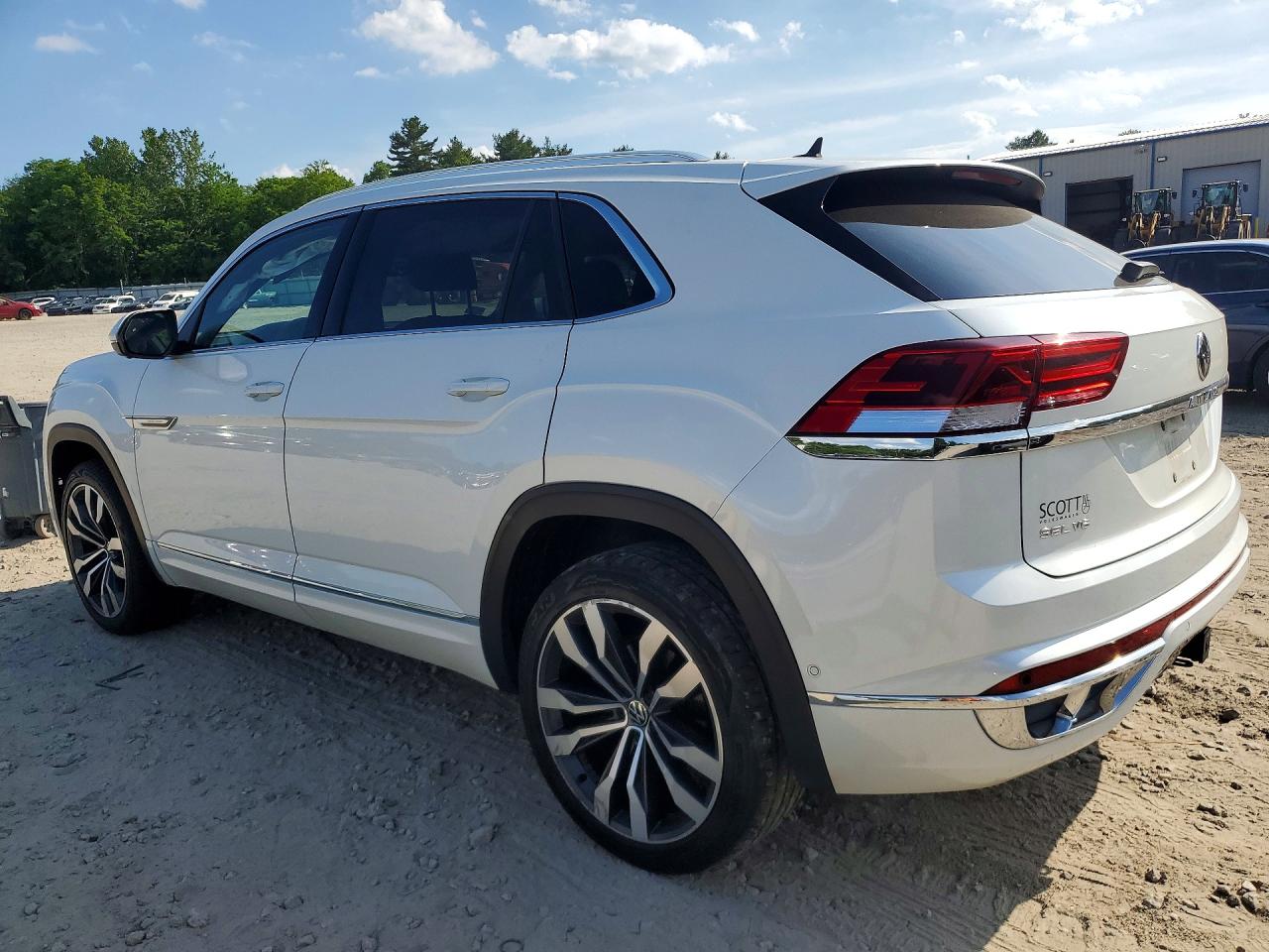 2023 VOLKSWAGEN ATLAS CROSS SPORT SEL PREMIUM R-LINE — снимка 2