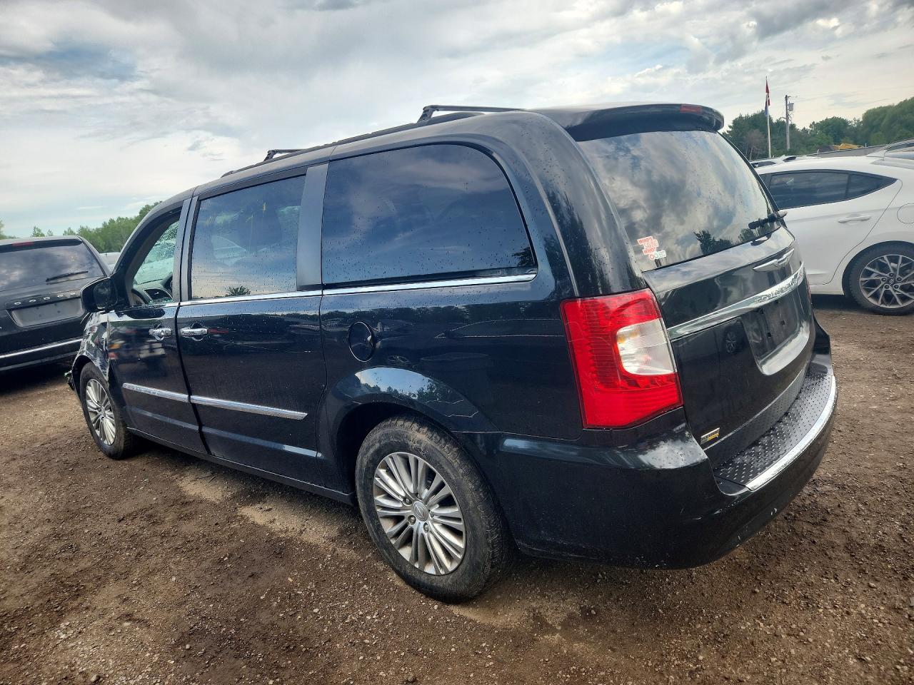 2016 CHRYSLER TOWN & COUNTRY TOURING L — снимка 2