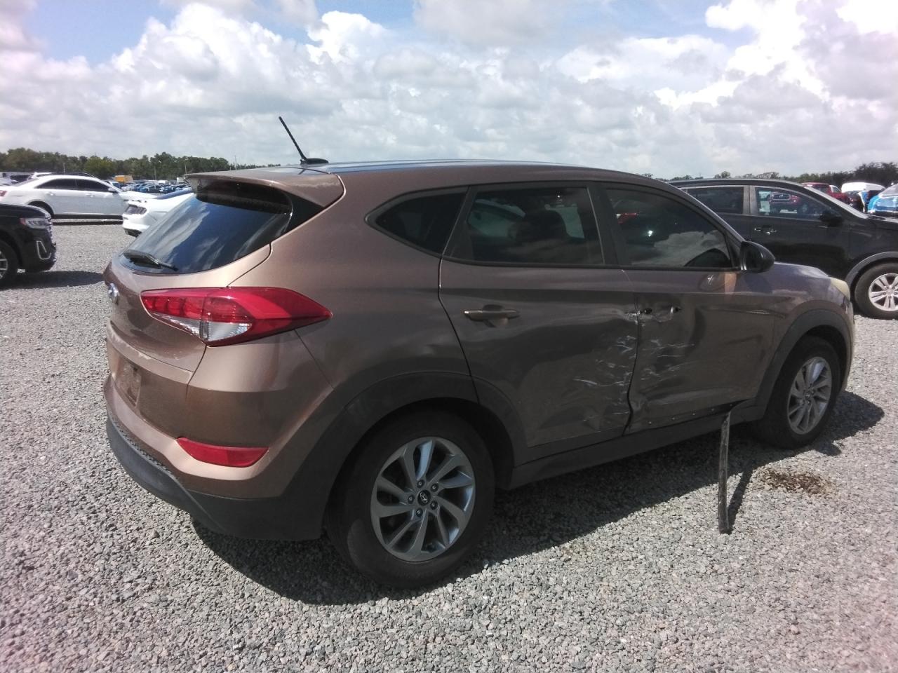 2016 HYUNDAI TUCSON SE FWD SE — снимка 4