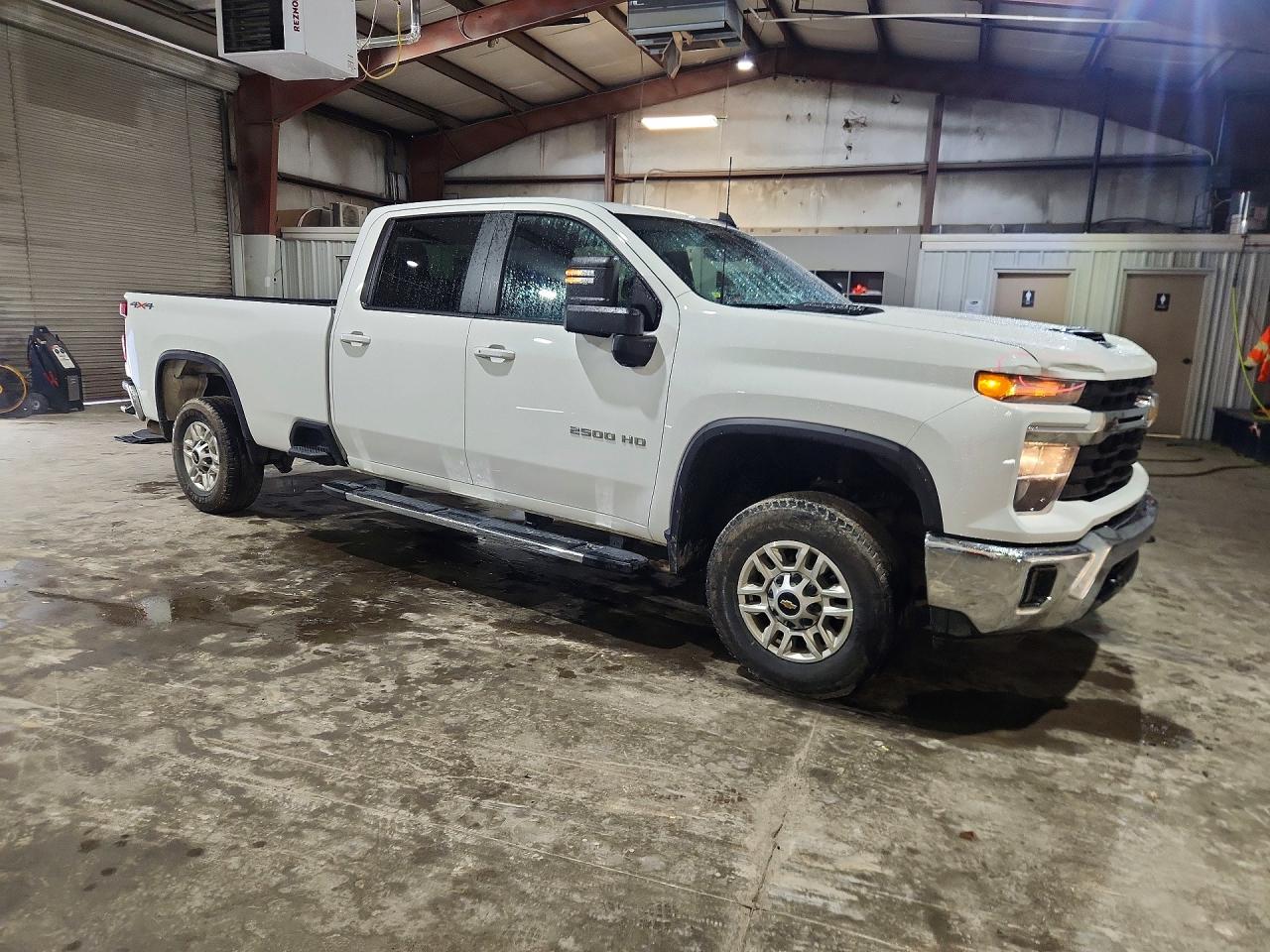 2025 CHEVROLET SILVERADO K2500 HEAVY DUTY LT — снимка 4