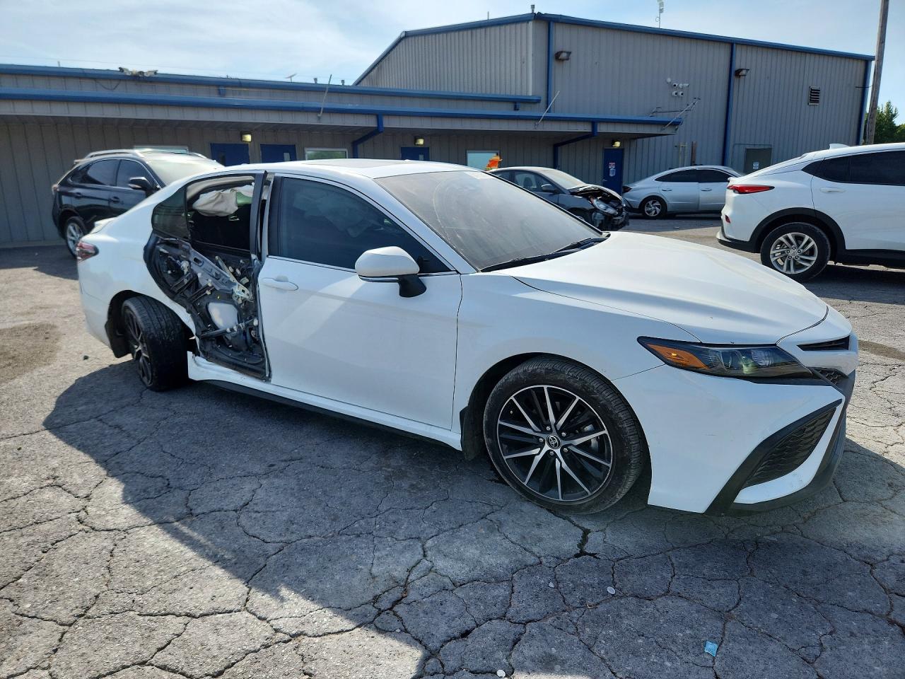 2023 TOYOTA CAMRY SE — снимка 4