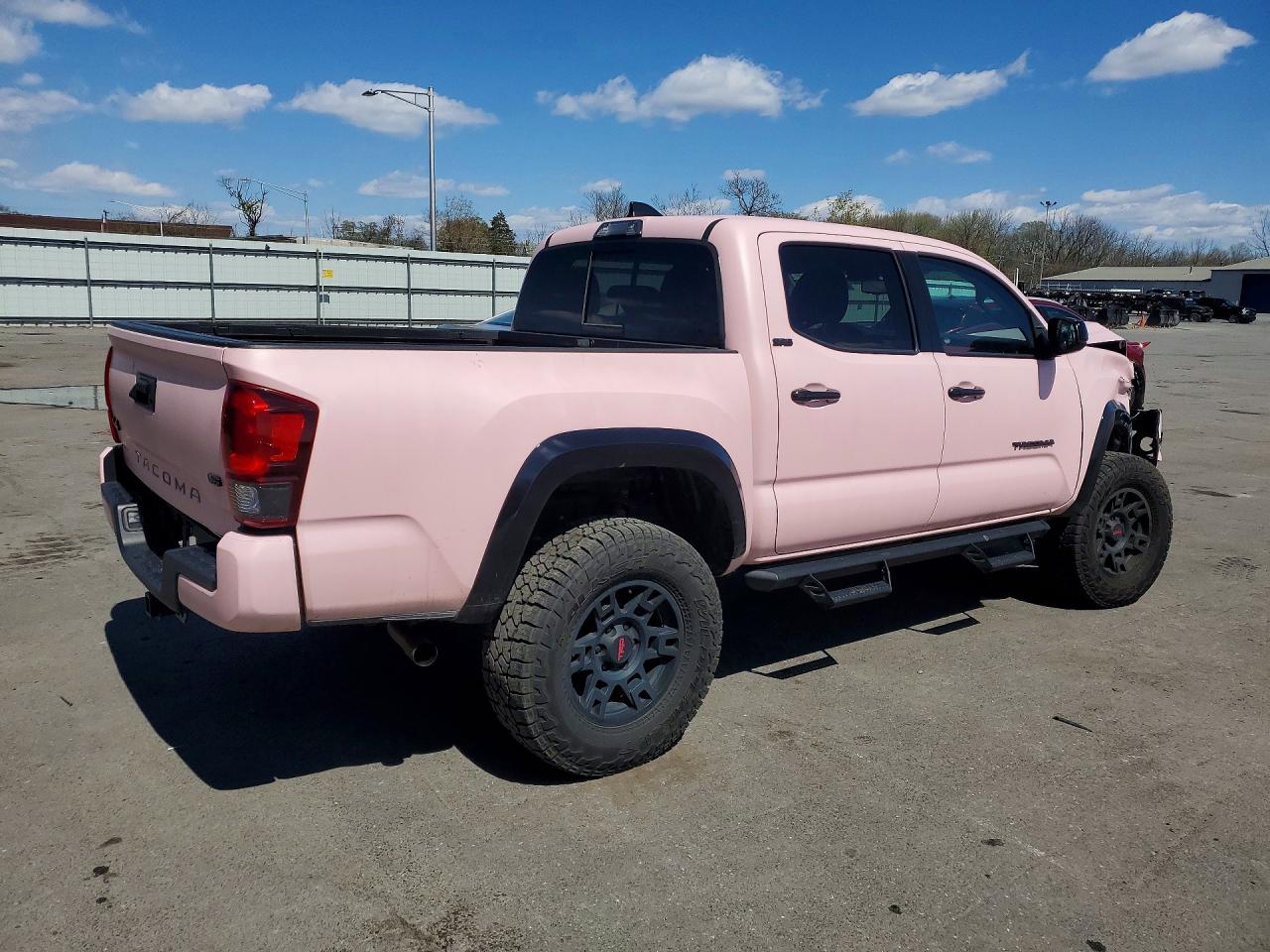 2023 TOYOTA TACOMA SR5 V6 — снимка 3