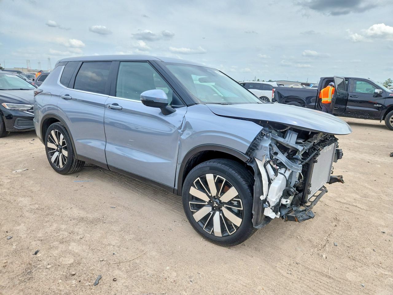 2026 MITSUBISHI OUTLANDER SE — снимка 4