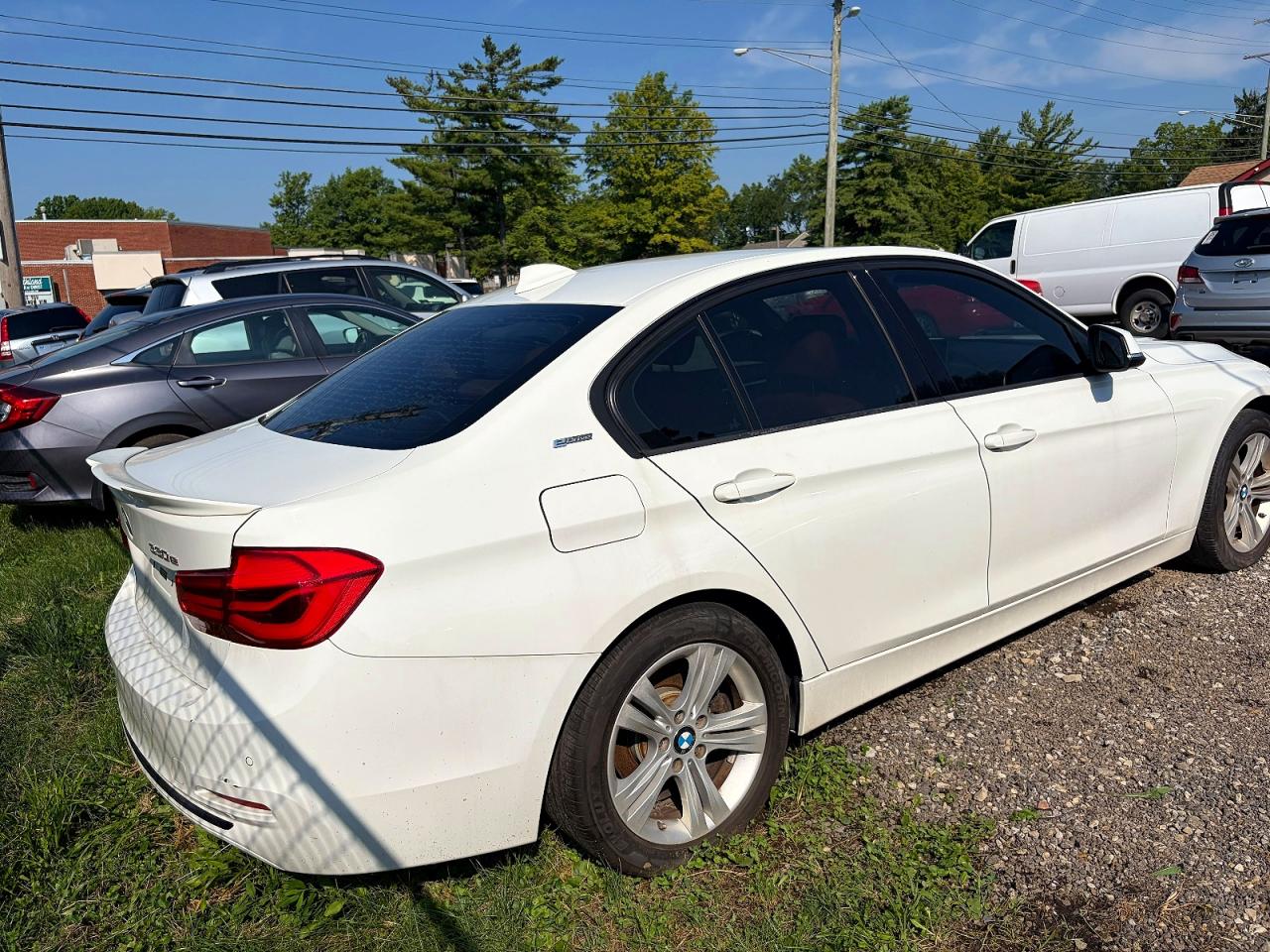 2016 BMW 330E — снимка 4