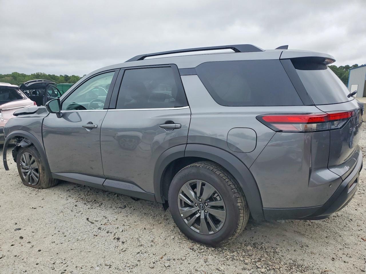 2026 NISSAN PATHFINDER SV — снимка 2