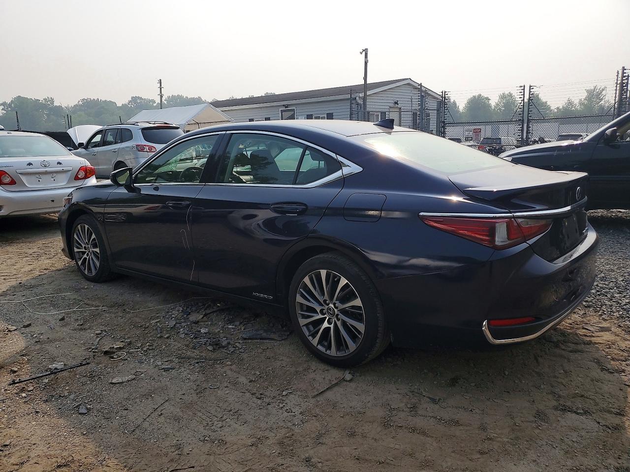 2019 LEXUS ES 300H — снимка 2
