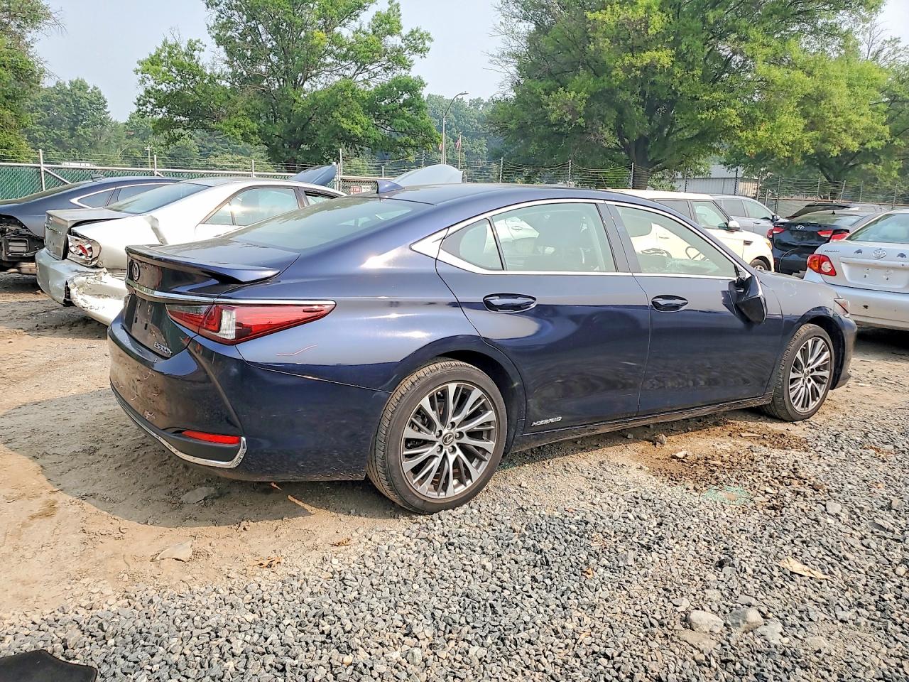2019 LEXUS ES 300H — снимка 3
