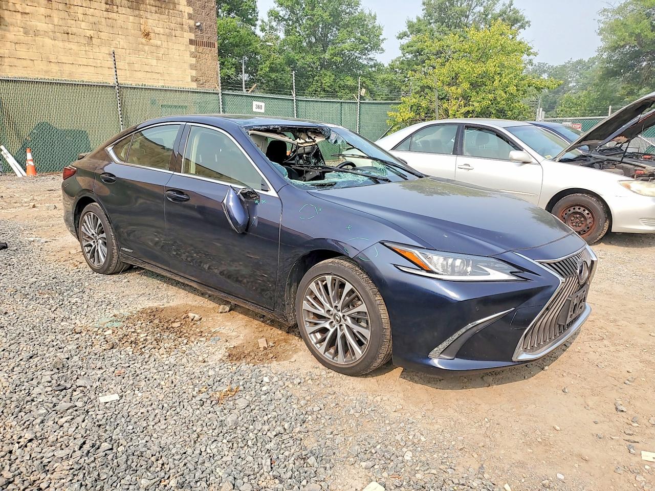 2019 LEXUS ES 300H — снимка 4