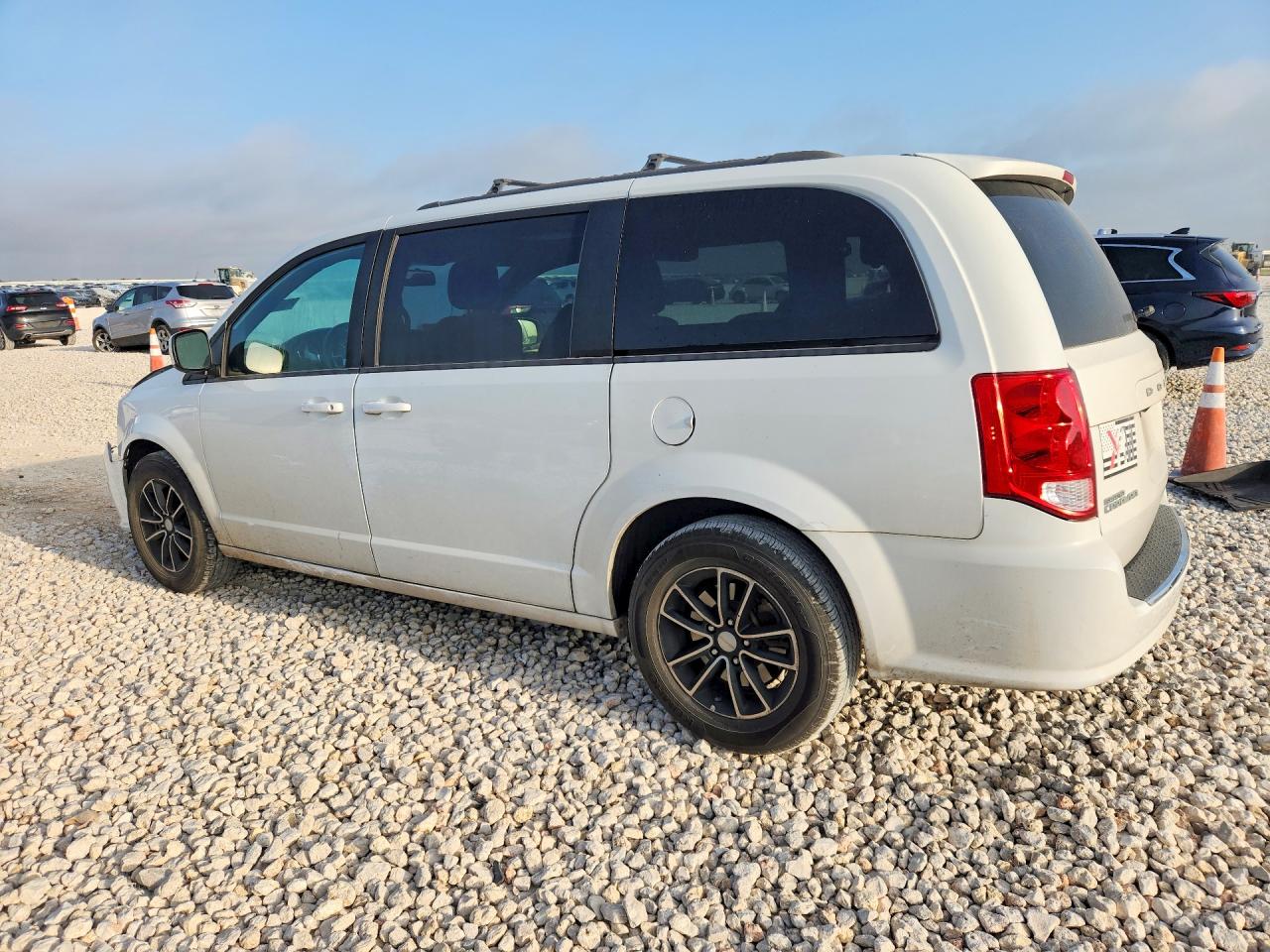 2019 DODGE GRAND CARAVAN GT — снимка 2