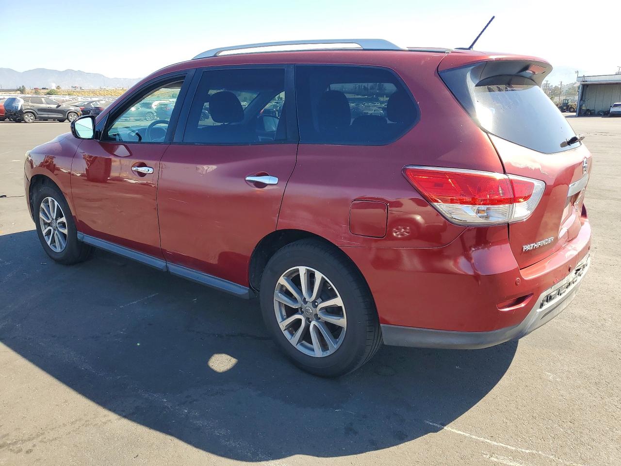 2015 NISSAN PATHFINDER SV — снимка 2