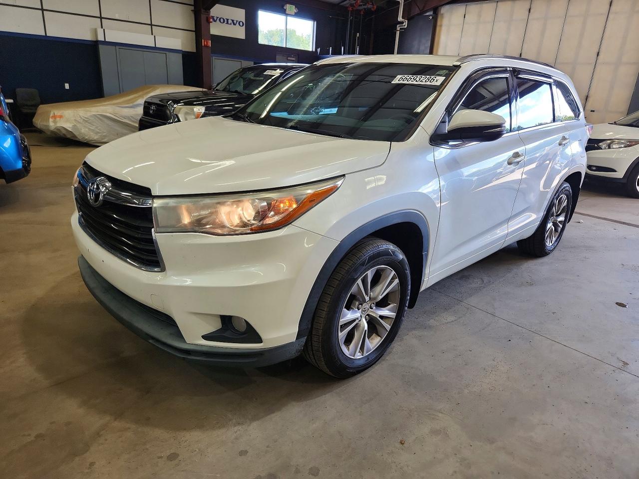 2015 TOYOTA HIGHLANDER XLE