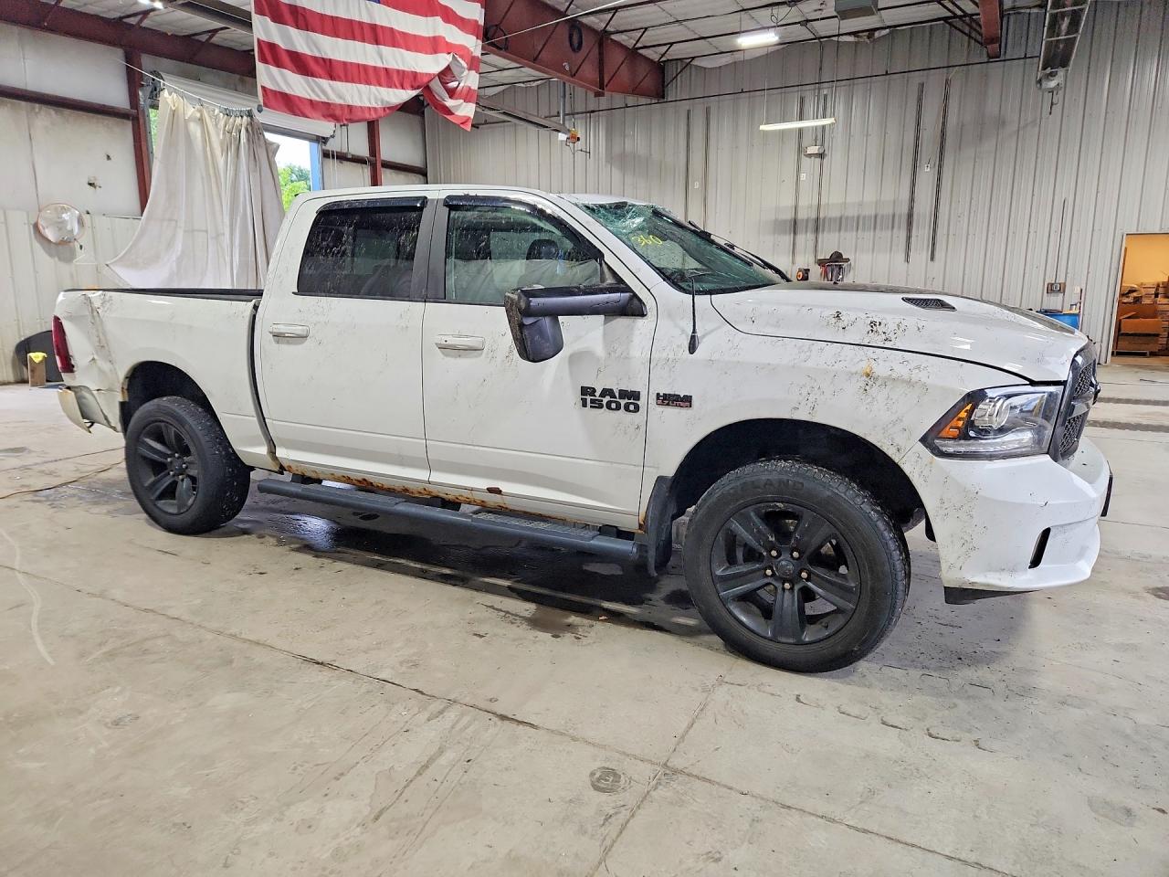 2017 RAM 1500 SPORT — снимка 4