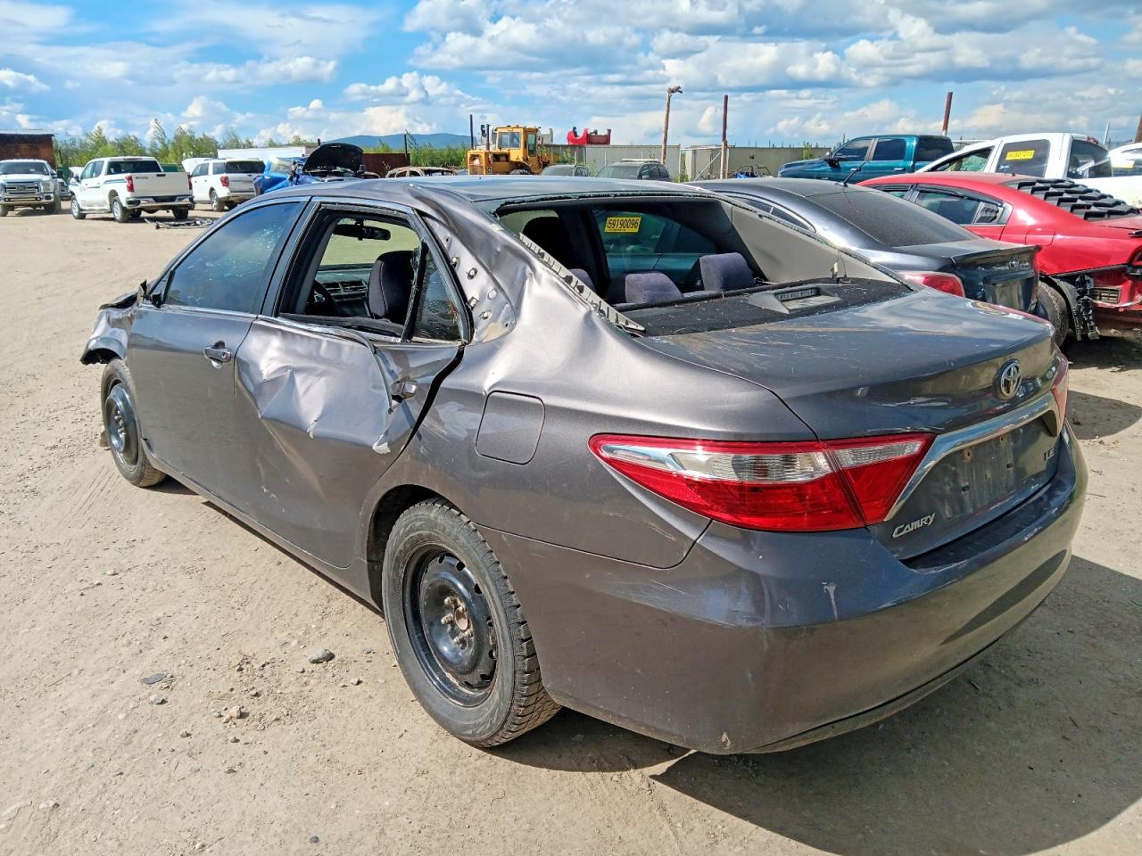 2015 TOYOTA CAMRY LE — снимка 2