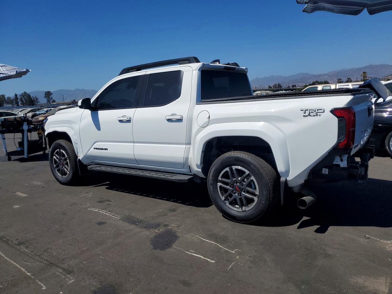 2025 TOYOTA TACOMA TRD SPORT — снимка 2