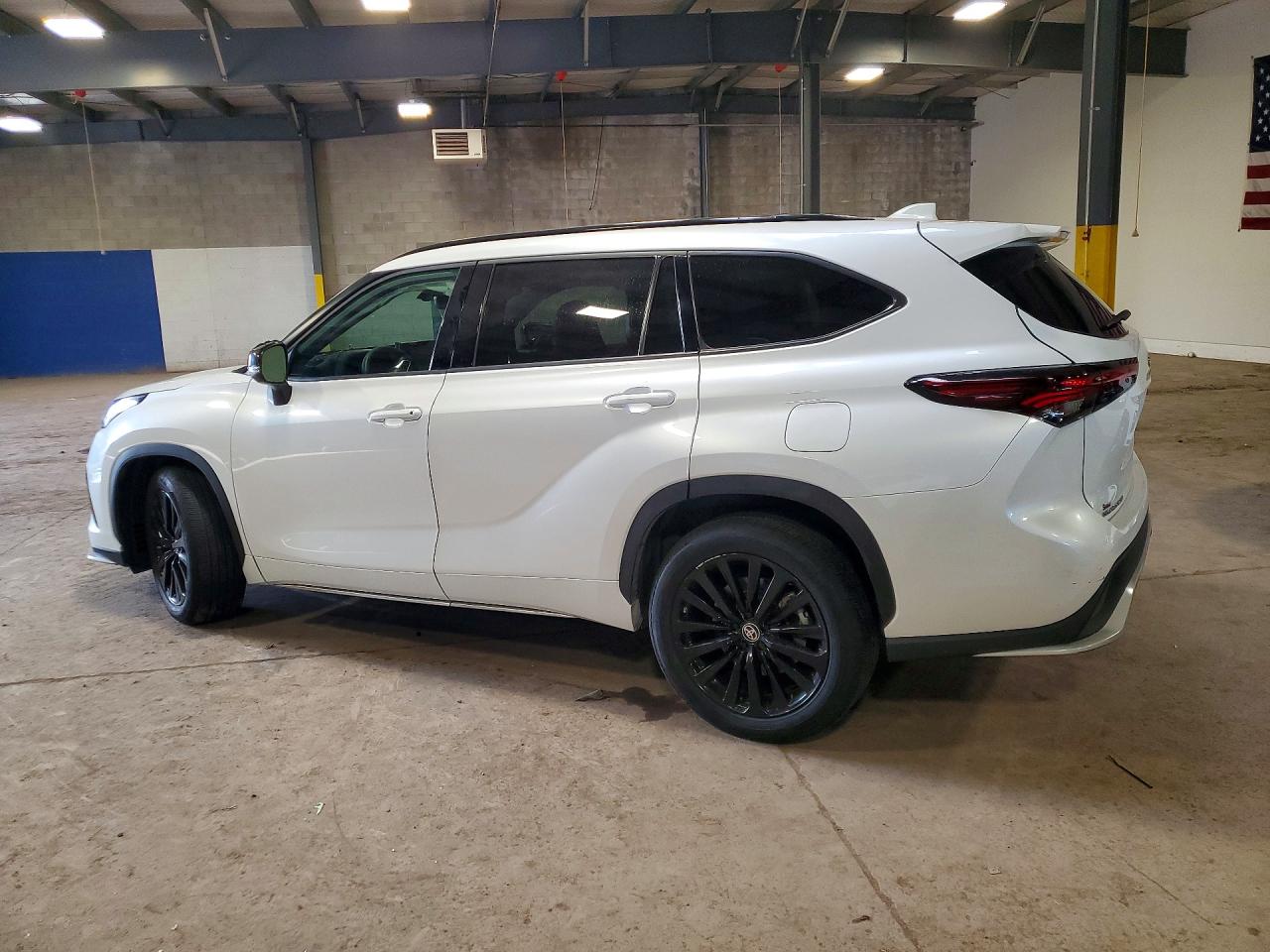 2024 TOYOTA HIGHLANDER XSE — снимка 2
