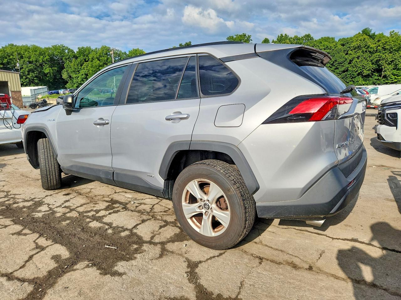 2020 TOYOTA RAV4 LE — снимка 2