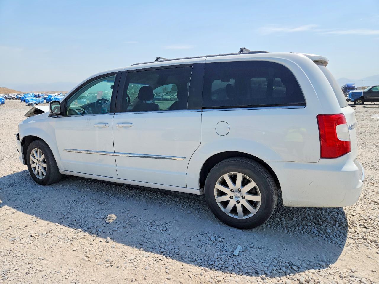 2016 CHRYSLER TOWN & COUNTRY TOURING — снимка 2