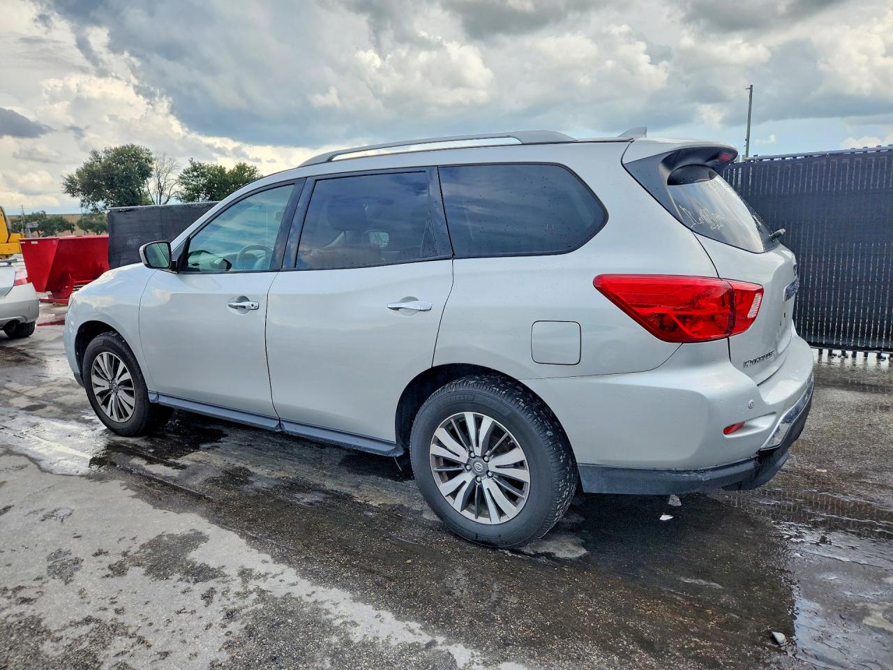 2019 NISSAN PATHFINDER SV — снимка 2