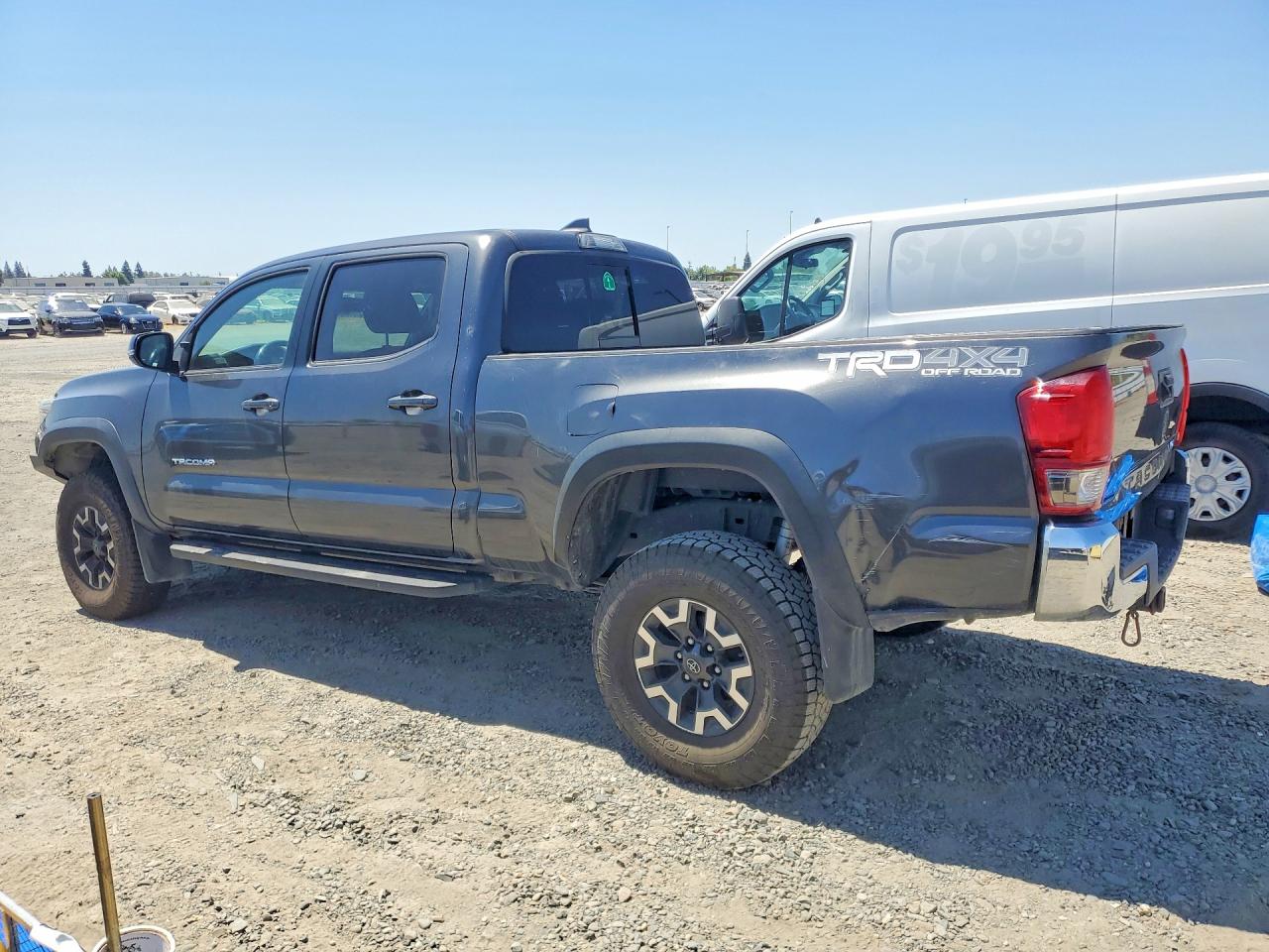 2017 TOYOTA TACOMA TRD OFF-ROAD — снимка 2