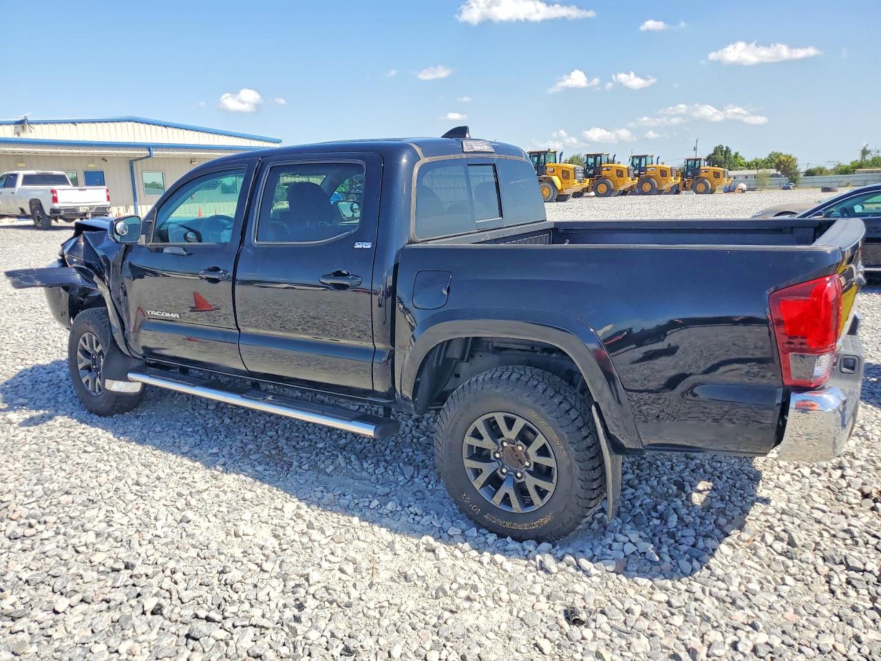 2023 TOYOTA TACOMA SR5 V6 — снимка 2