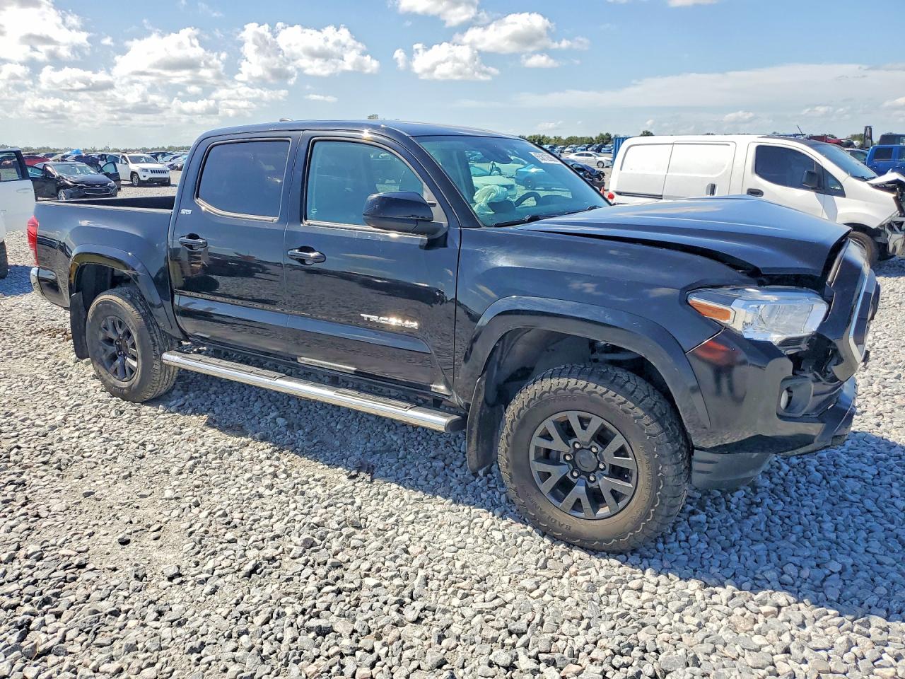 2023 TOYOTA TACOMA SR5 V6 — снимка 4