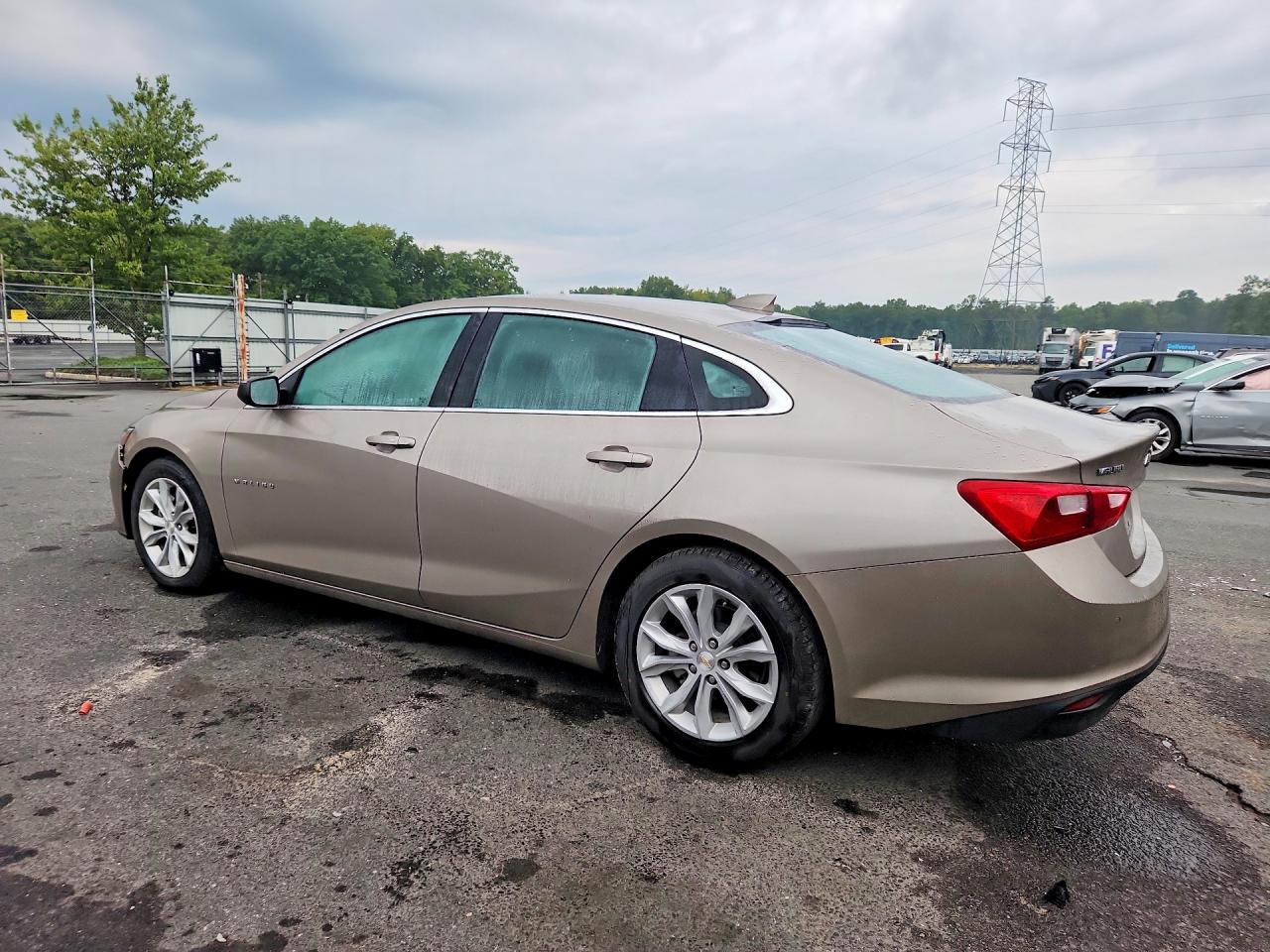 2024 CHEVROLET MALIBU LT — снимка 2