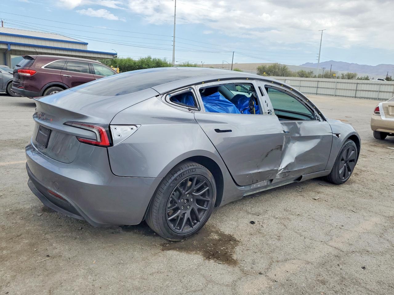 2025 TESLA MODEL 3 — снимка 3