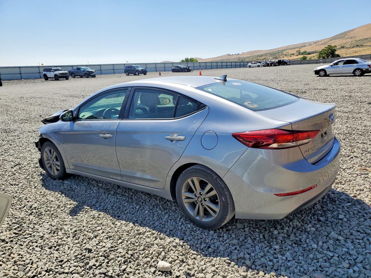 2017 HYUNDAI ELANTRA SE — снимка 2