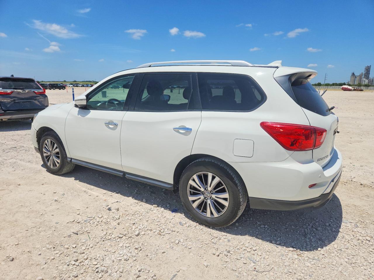 2019 NISSAN PATHFINDER SV — снимка 2