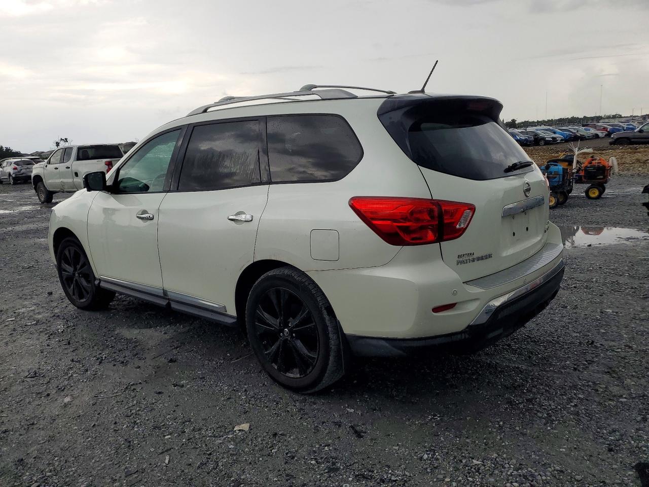 2017 NISSAN PATHFINDER S — снимка 2