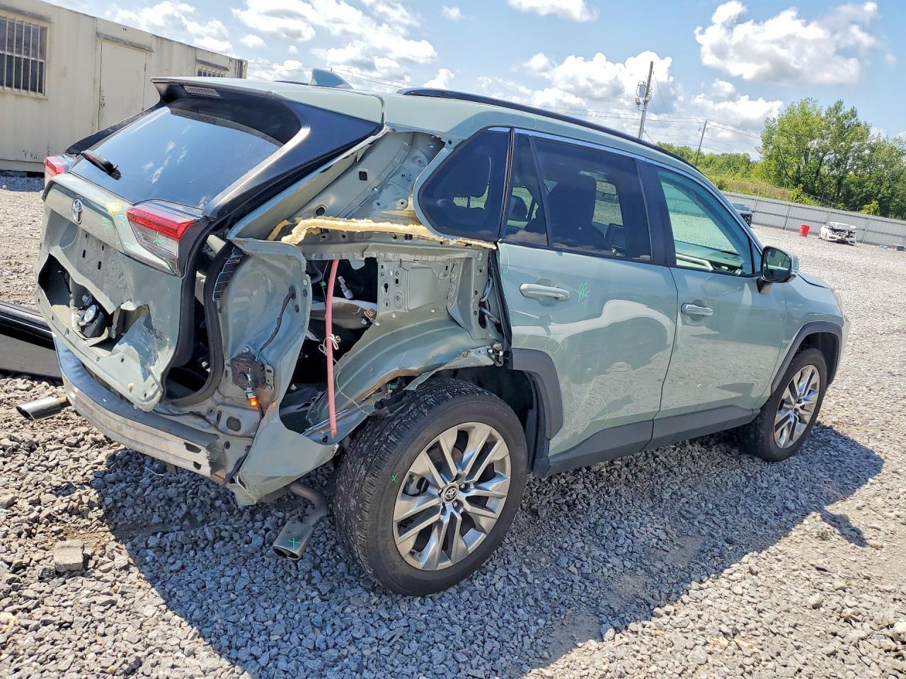 2021 TOYOTA RAV4 XLE PREMIUM — снимка 3
