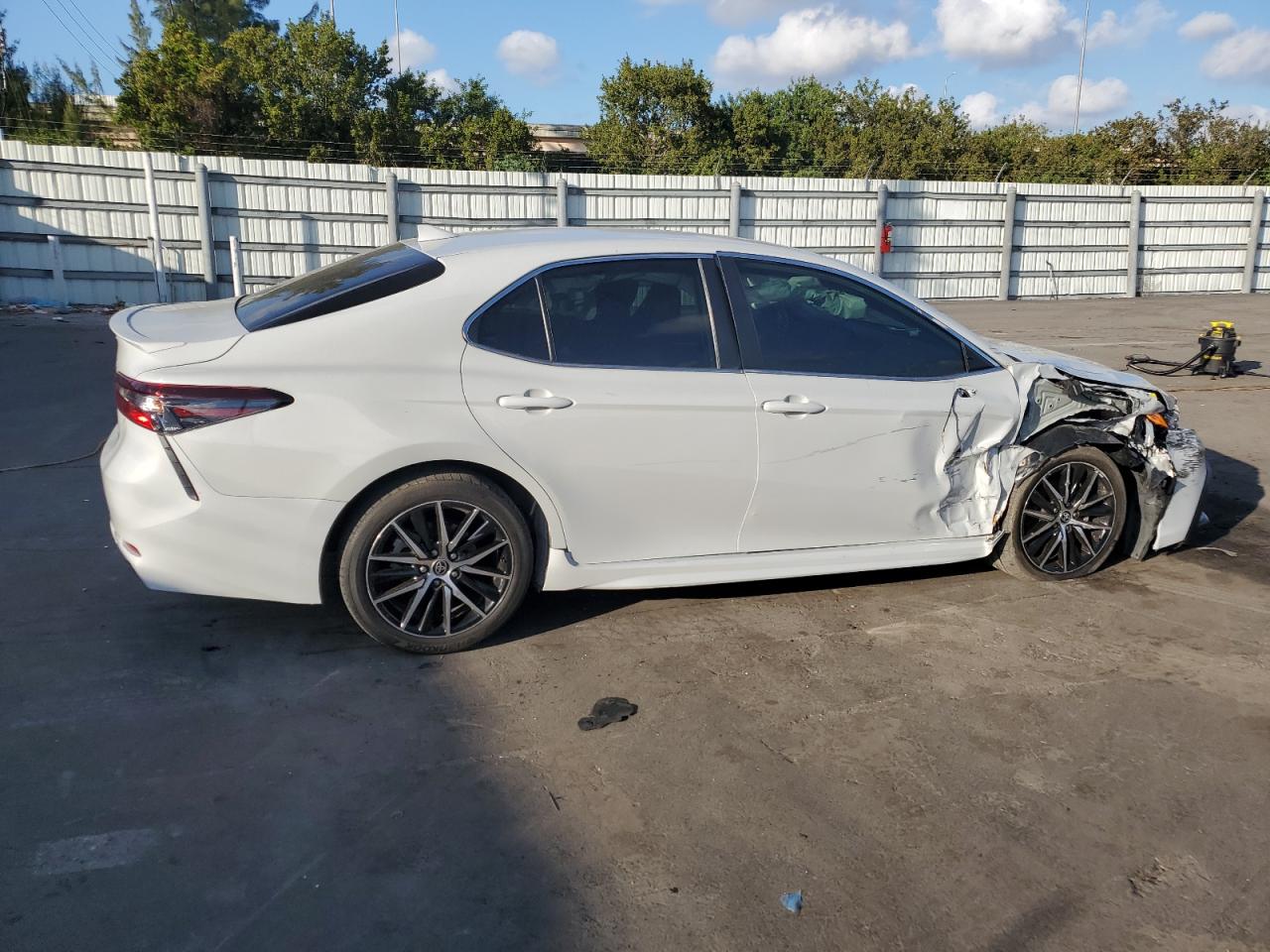 2023 TOYOTA CAMRY SE NIGHT SHADE — снимка 3
