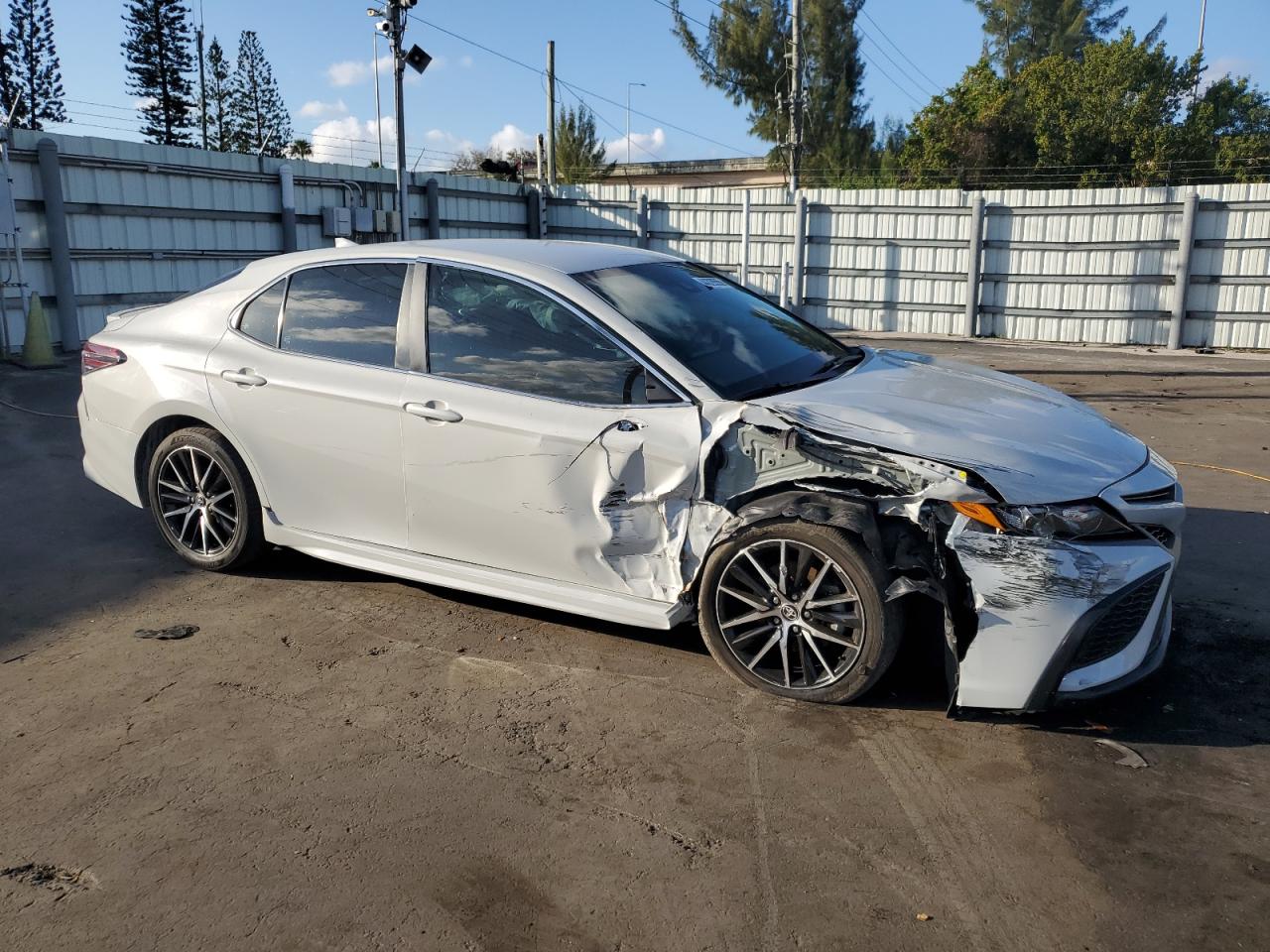 2023 TOYOTA CAMRY SE NIGHT SHADE — снимка 4