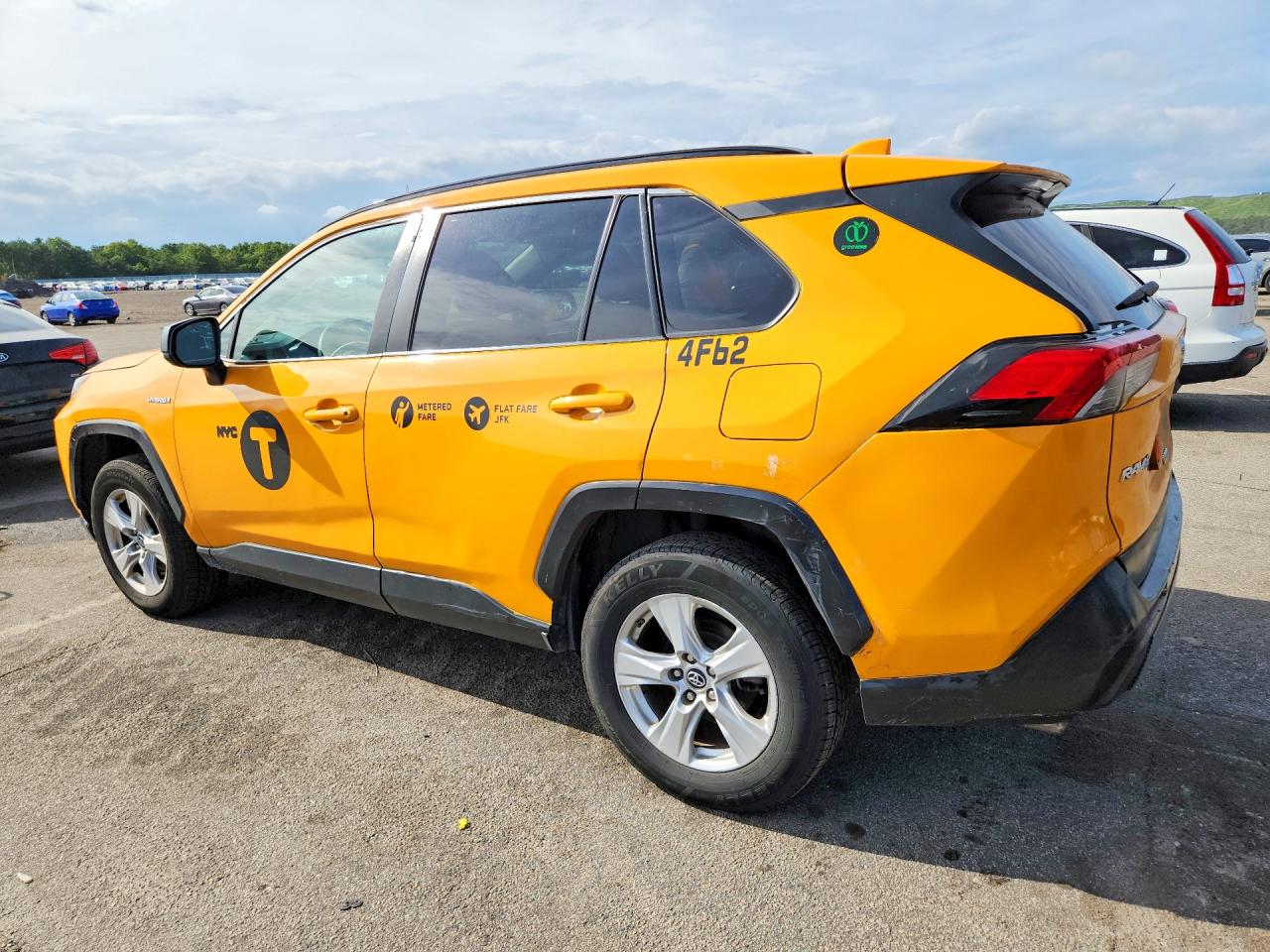 2019 TOYOTA RAV4 LE — снимка 2