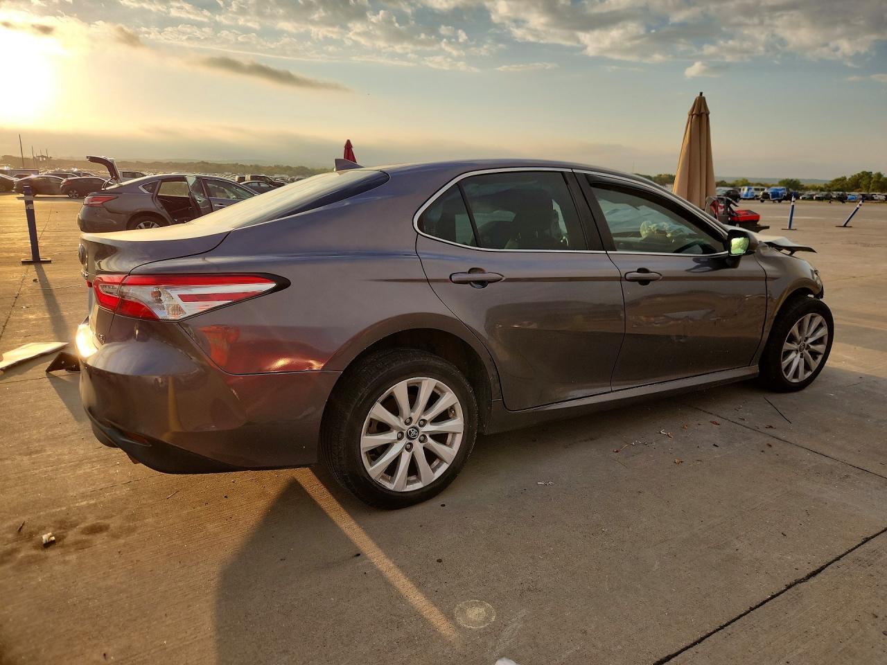 2019 TOYOTA CAMRY LE — снимка 3