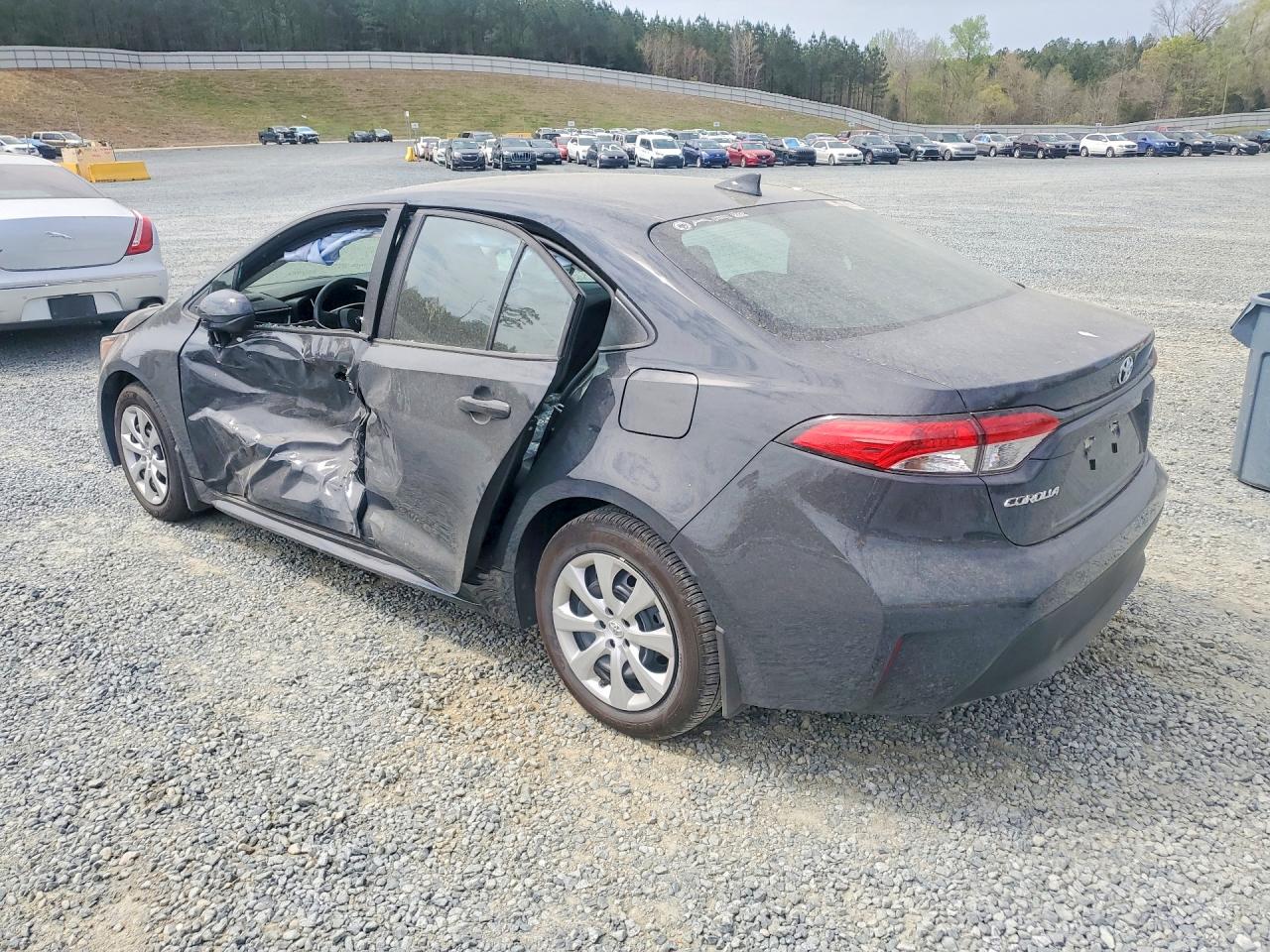 2026 TOYOTA COROLLA LE — снимка 2